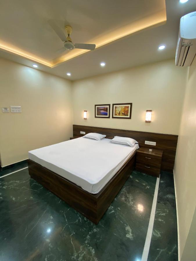 Shivam Hotels Calcutta Eksteriør billede