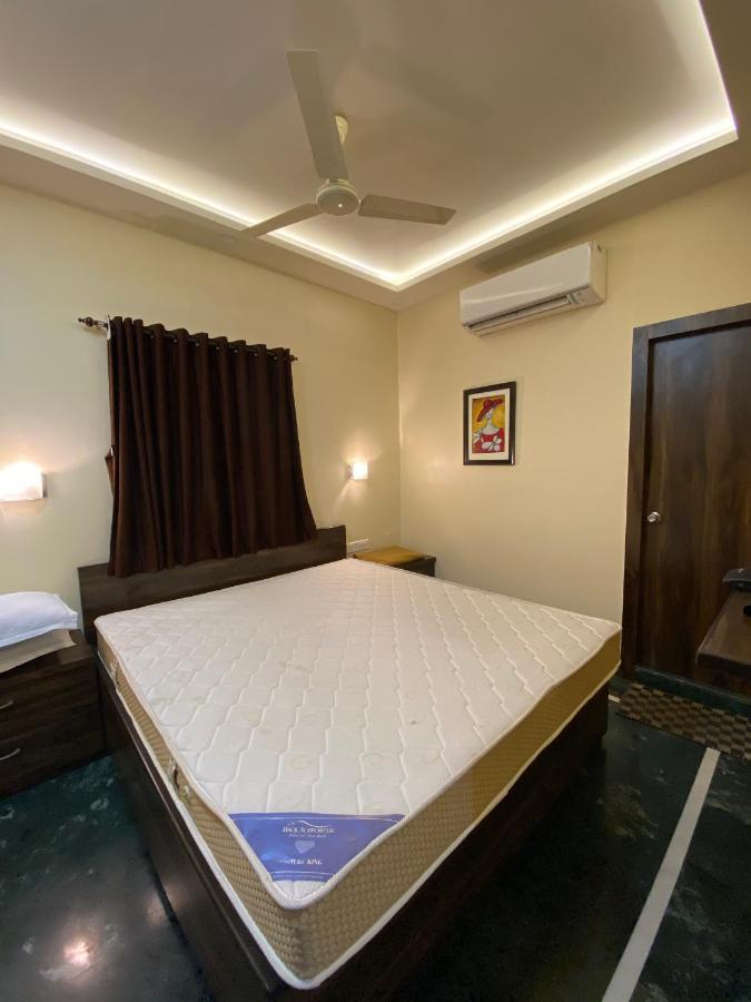 Shivam Hotels Calcutta Eksteriør billede