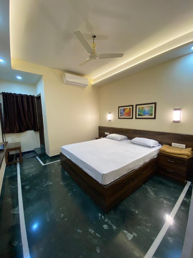 Shivam Hotels Calcutta Eksteriør billede